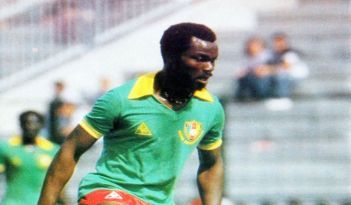 Roger Milla Cameroun maillot Le Coq Sportif 1984