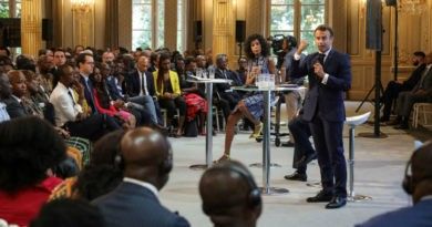 France-Afrique 2.0. Macron face à "la diaspora africaine de France"