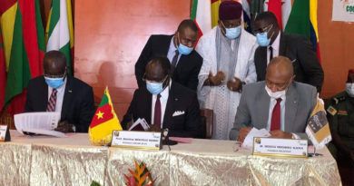 signature accord-cadre Caf-Cameroun à Yaoundé