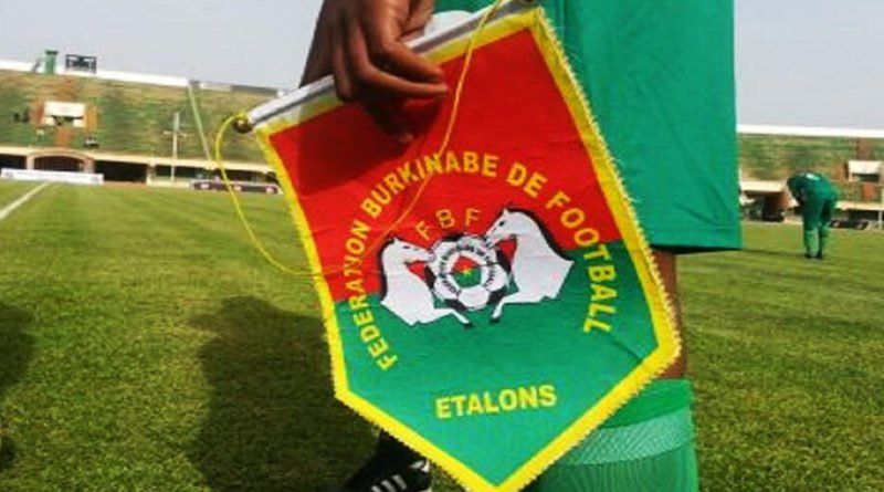 Fanion Fédération Burkinabè de Football. Onze entrants.