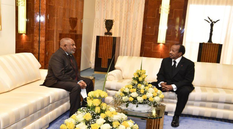 Les Présidents Azali Assoumani et Paul Biya