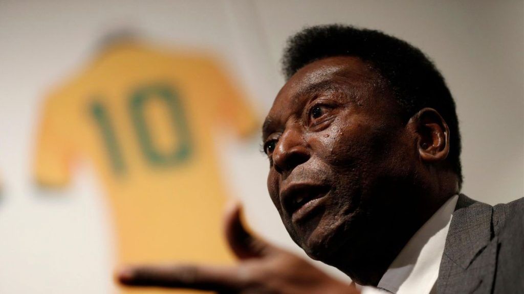 Le roi Pelé meilleur footballeur du XX è siècle